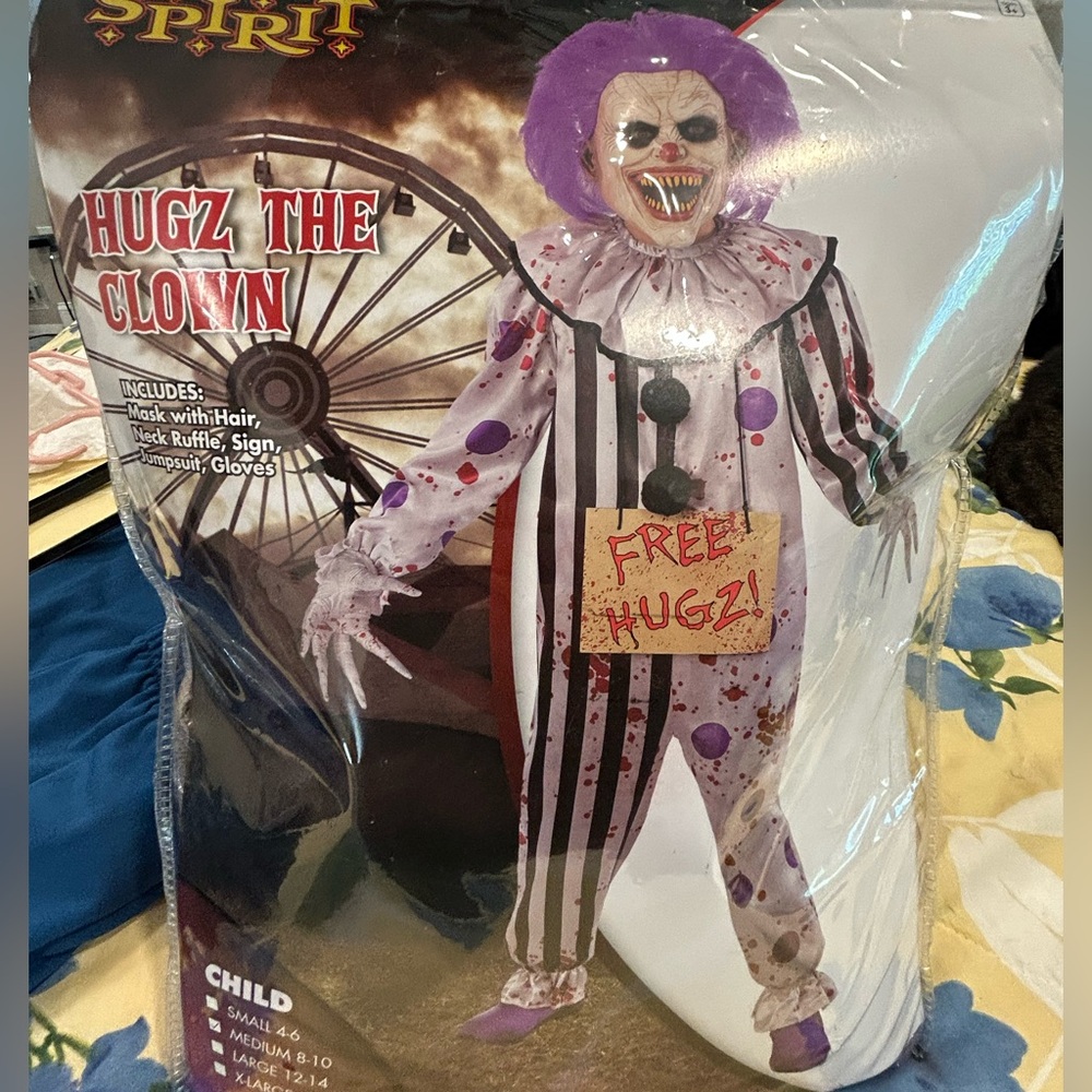 HALLOWEEN IS COMING!!! Spirit Halloween Hugz the Clown costume